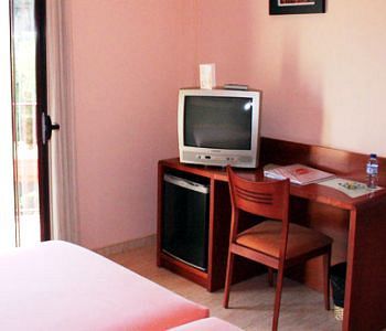 Hotel Sant Quirze De Besora Hotel Sant Quirze De Besora